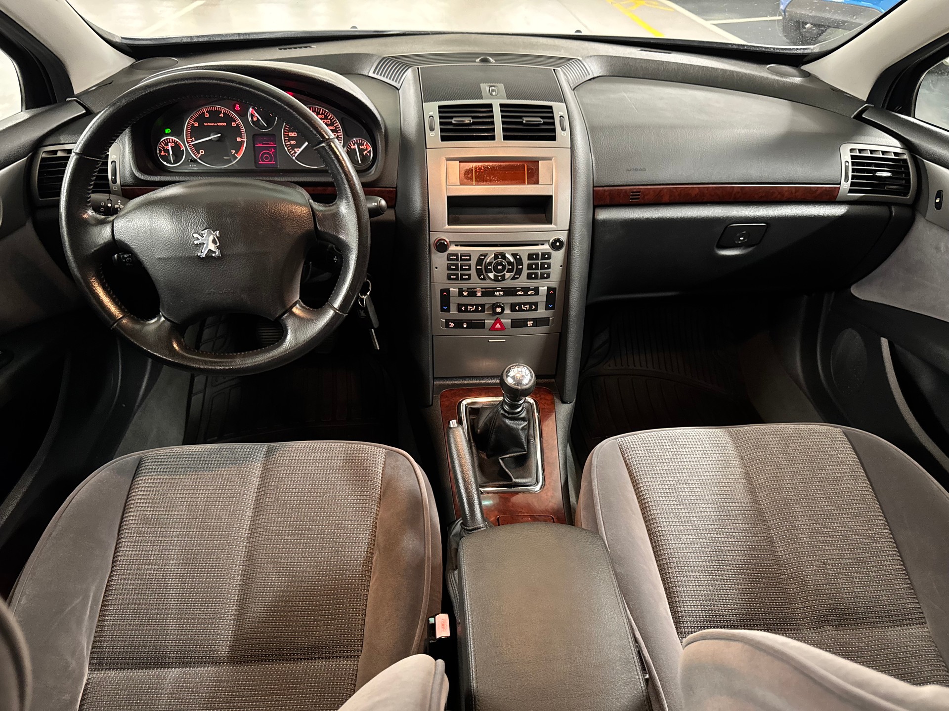 PEUGEOT 407 SW 2.2 ST Dynamic-image-9