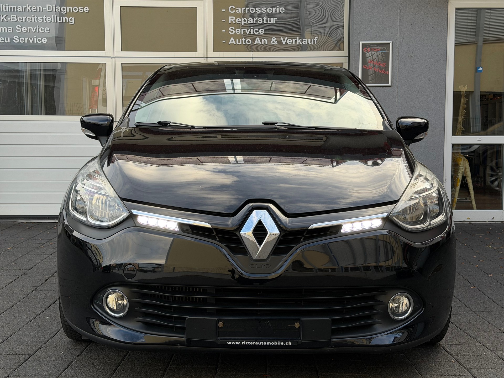 RENAULT Clio 1.2 16V T Swiss Edition EDC *Frisch ab MFK&Service*8-Fach Räder*Top Austattung*-image-2