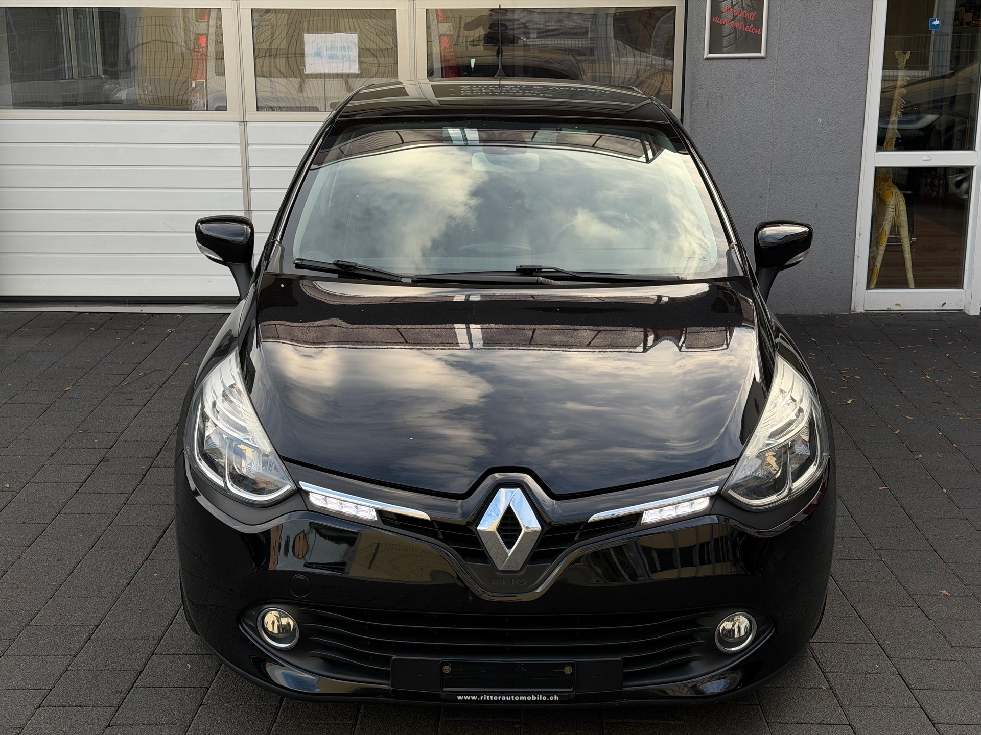 RENAULT Clio 1.2 16V T Swiss Edition EDC *Frisch ab MFK&Service*8-Fach Räder*Top Austattung*-image-3