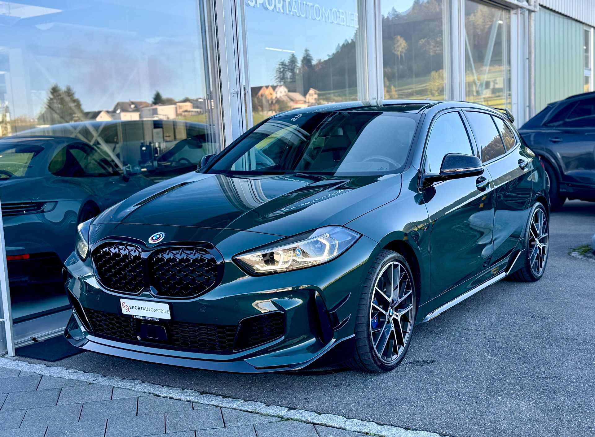 BMW M135i xDrive Swiss Performance Steptronic-image-2