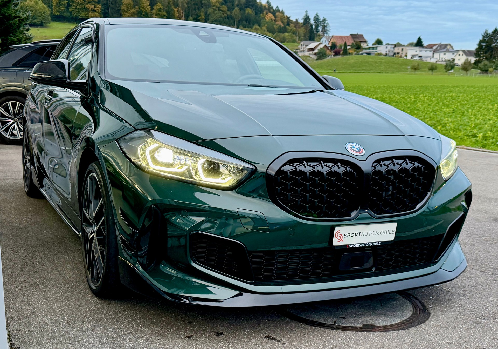 BMW M135i xDrive Swiss Performance Steptronic-image-4