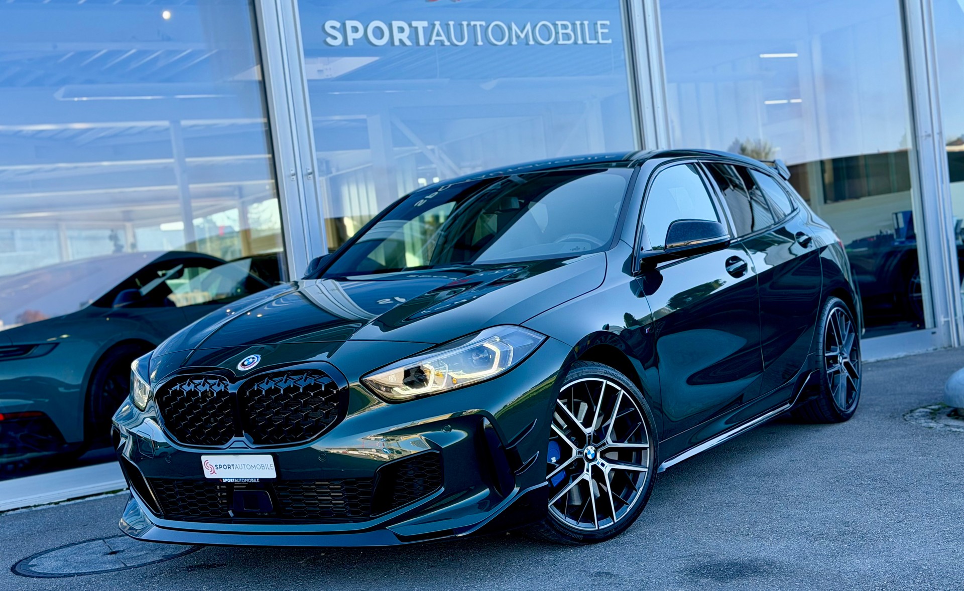 BMW M135i xDrive Swiss Performance Steptronic-image-1