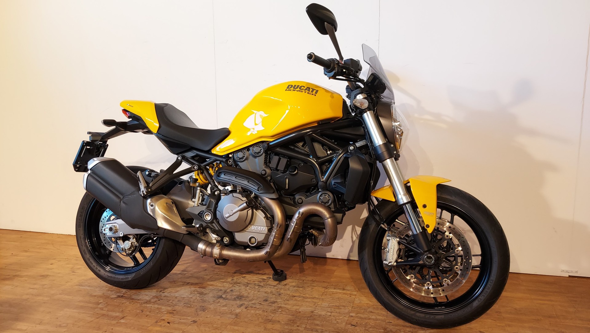 DUCATI Monster 821-showroom-element-2