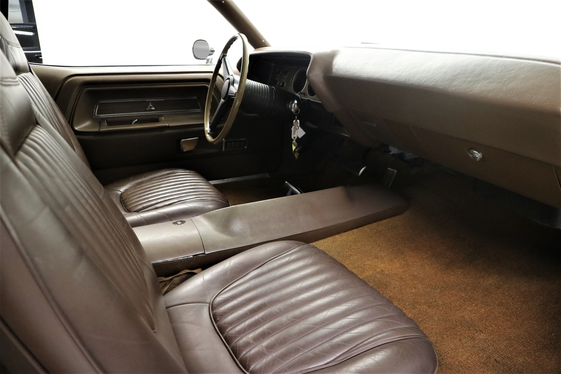 DODGE Challenger RT 383-image-4