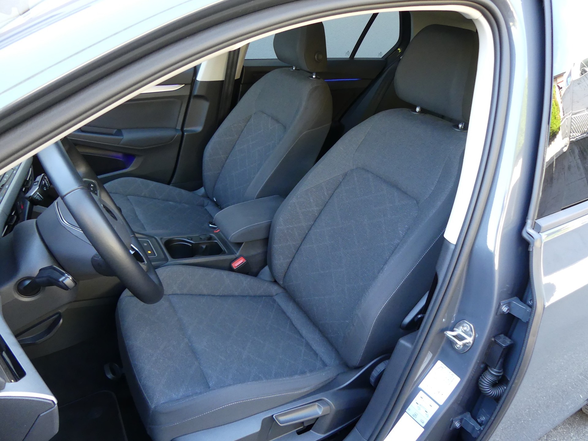 VW Golf 1.5 TSI ACT Life-image-5