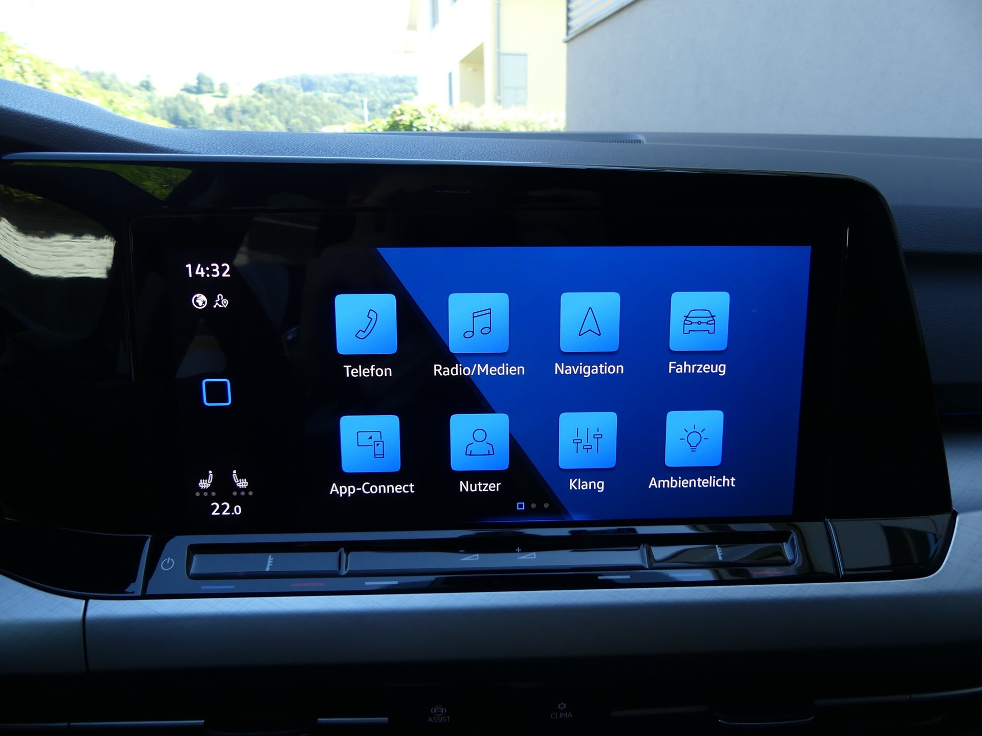 VW Golf 1.5 TSI ACT Life-image-12