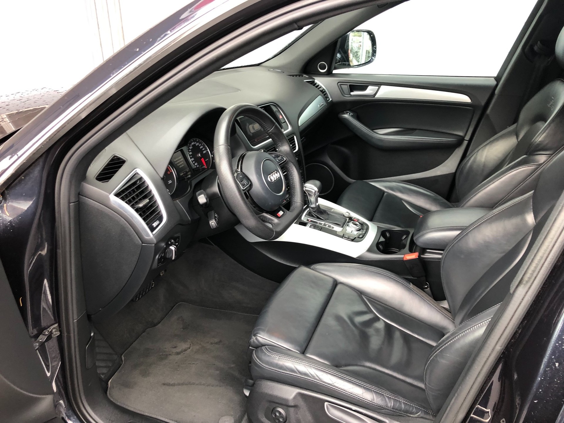AUDI Q5 2.0 TDI quattro S-tronic S-Line-image-5