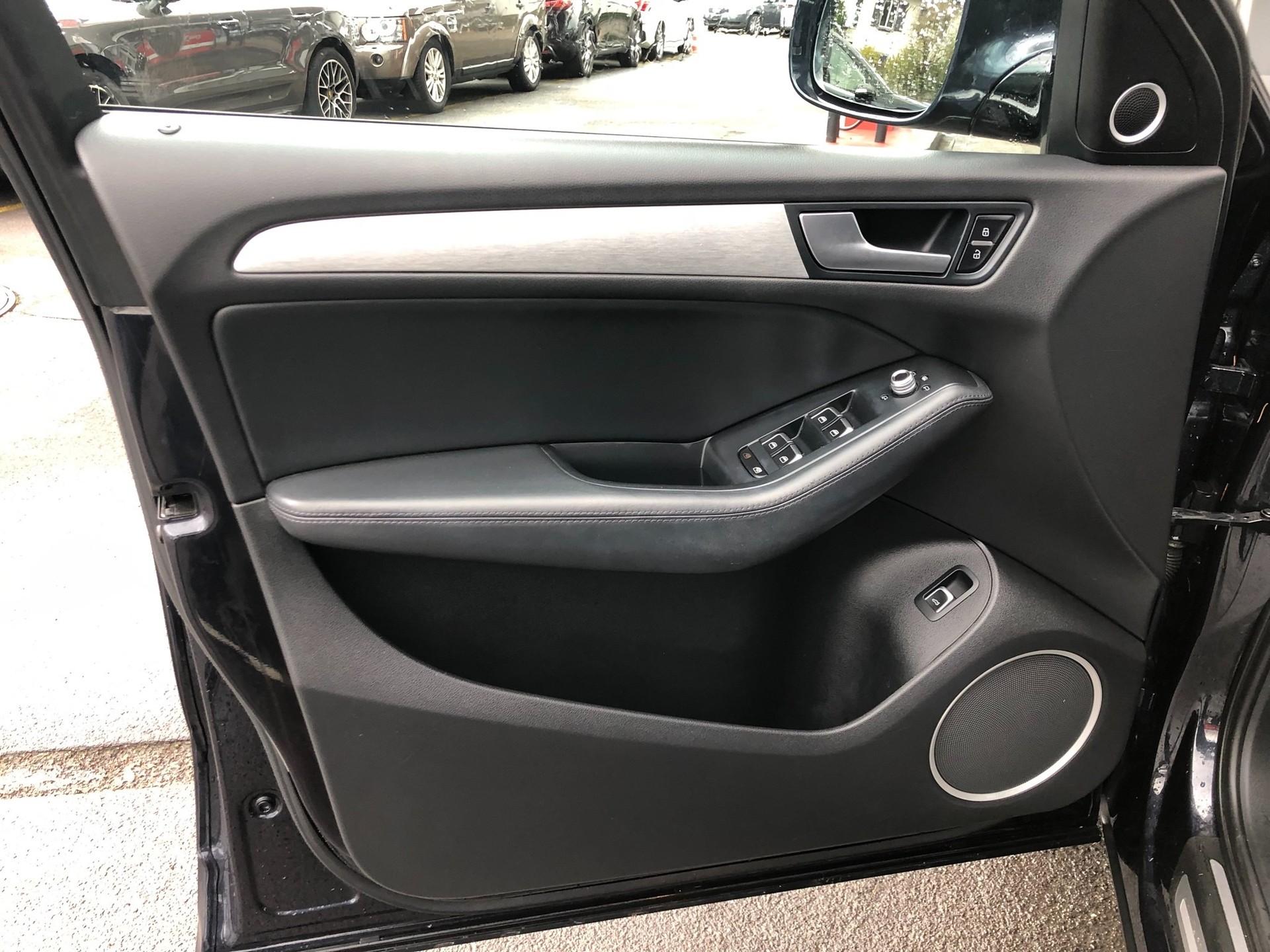 AUDI Q5 2.0 TDI quattro S-tronic S-Line-image-8