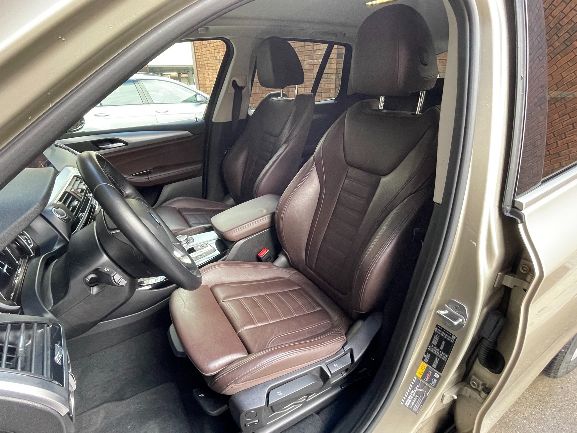 BMW X3 xDrive 30e Luxury Line-image-2