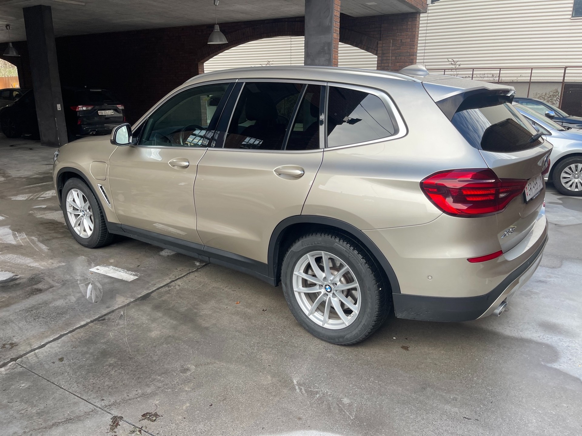 BMW X3 xDrive 30e Luxury Line-image-8