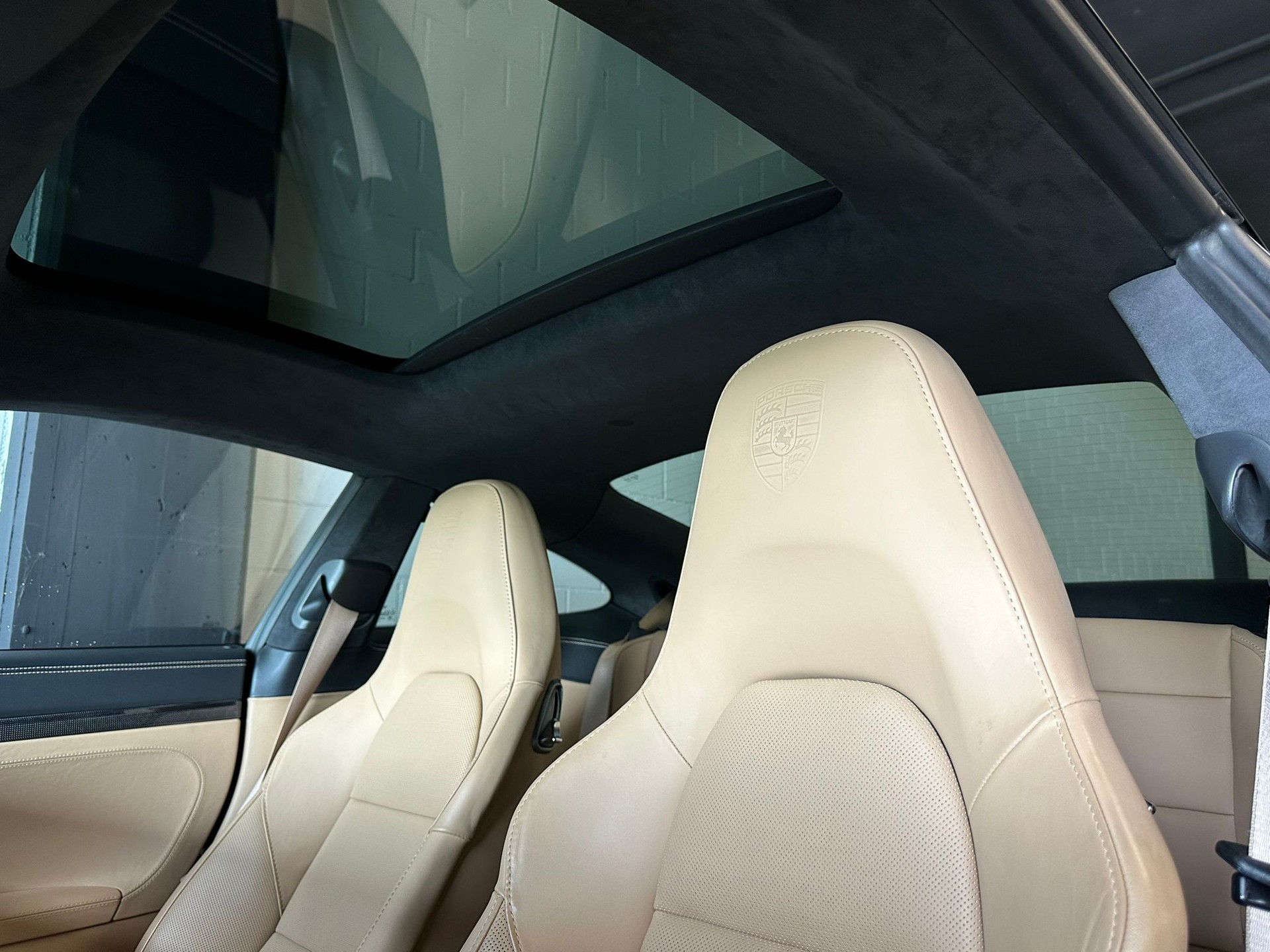 PORSCHE 911 Turbo S PDK Traumausstattung-image-8