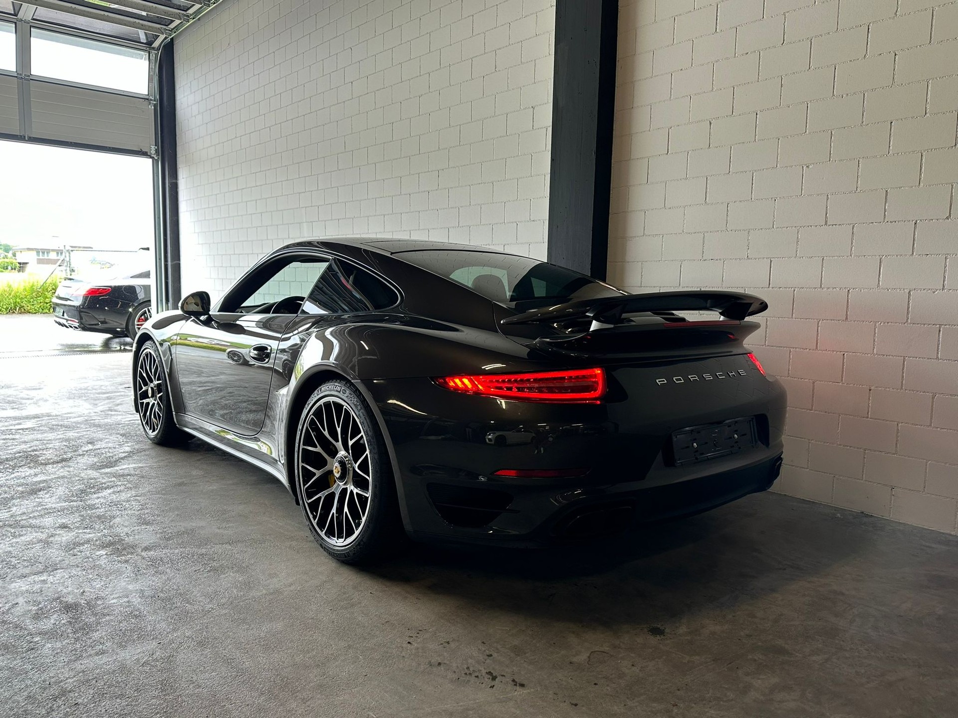 PORSCHE 911 Turbo S PDK Traumausstattung-image-3