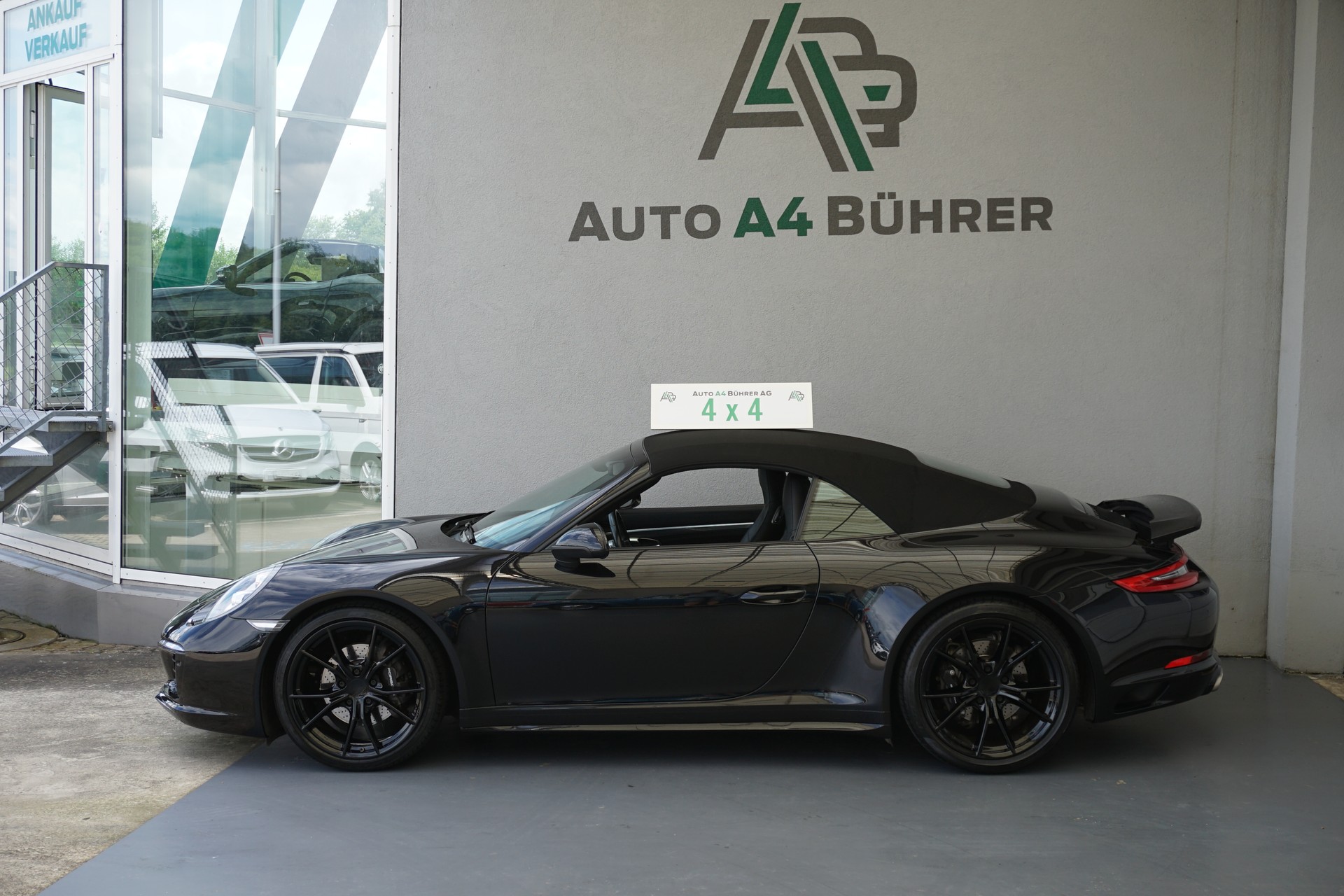 PORSCHE 911 Carrera 4 Cabrio-image-0
