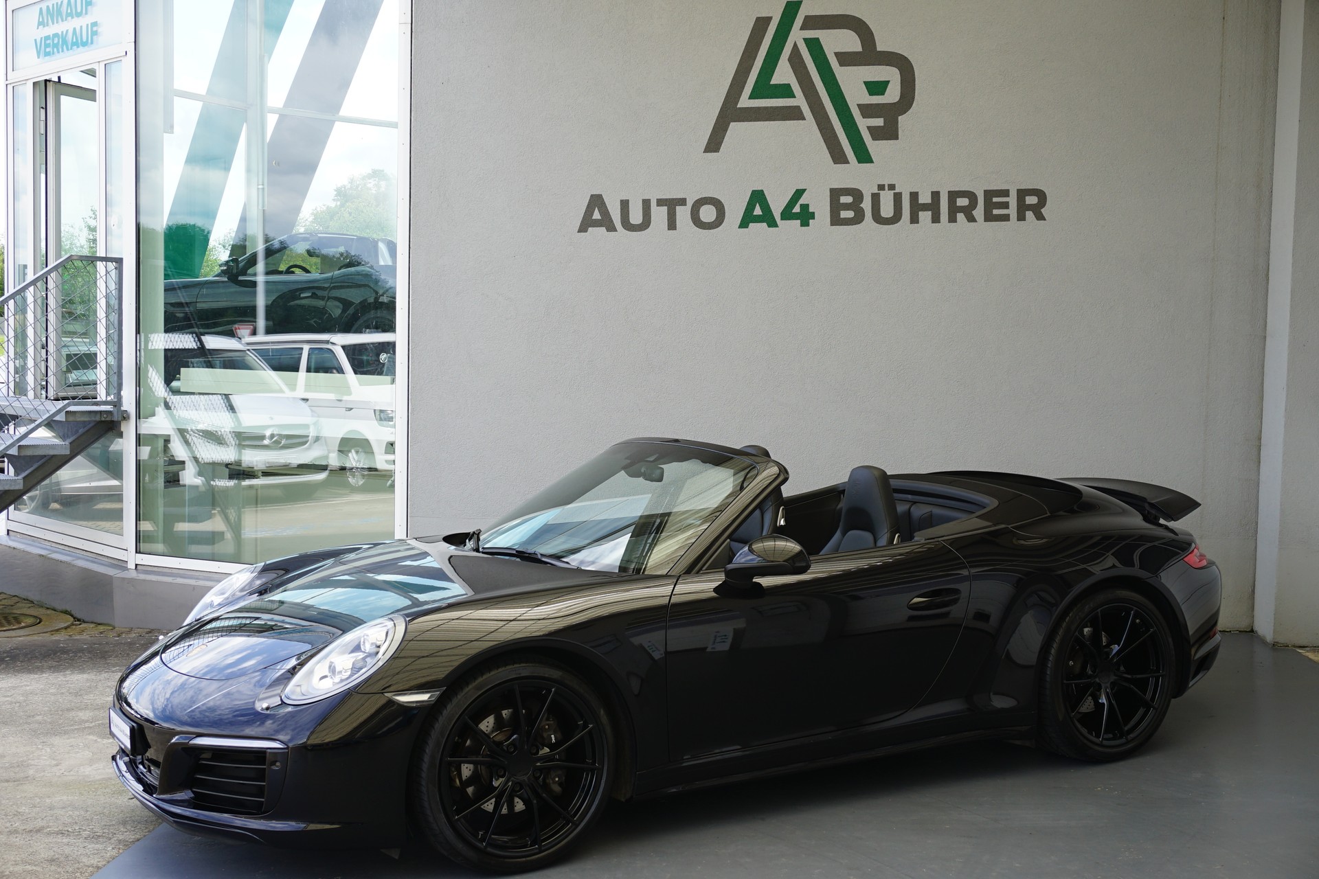 PORSCHE 911 Carrera 4 Cabrio-image-5
