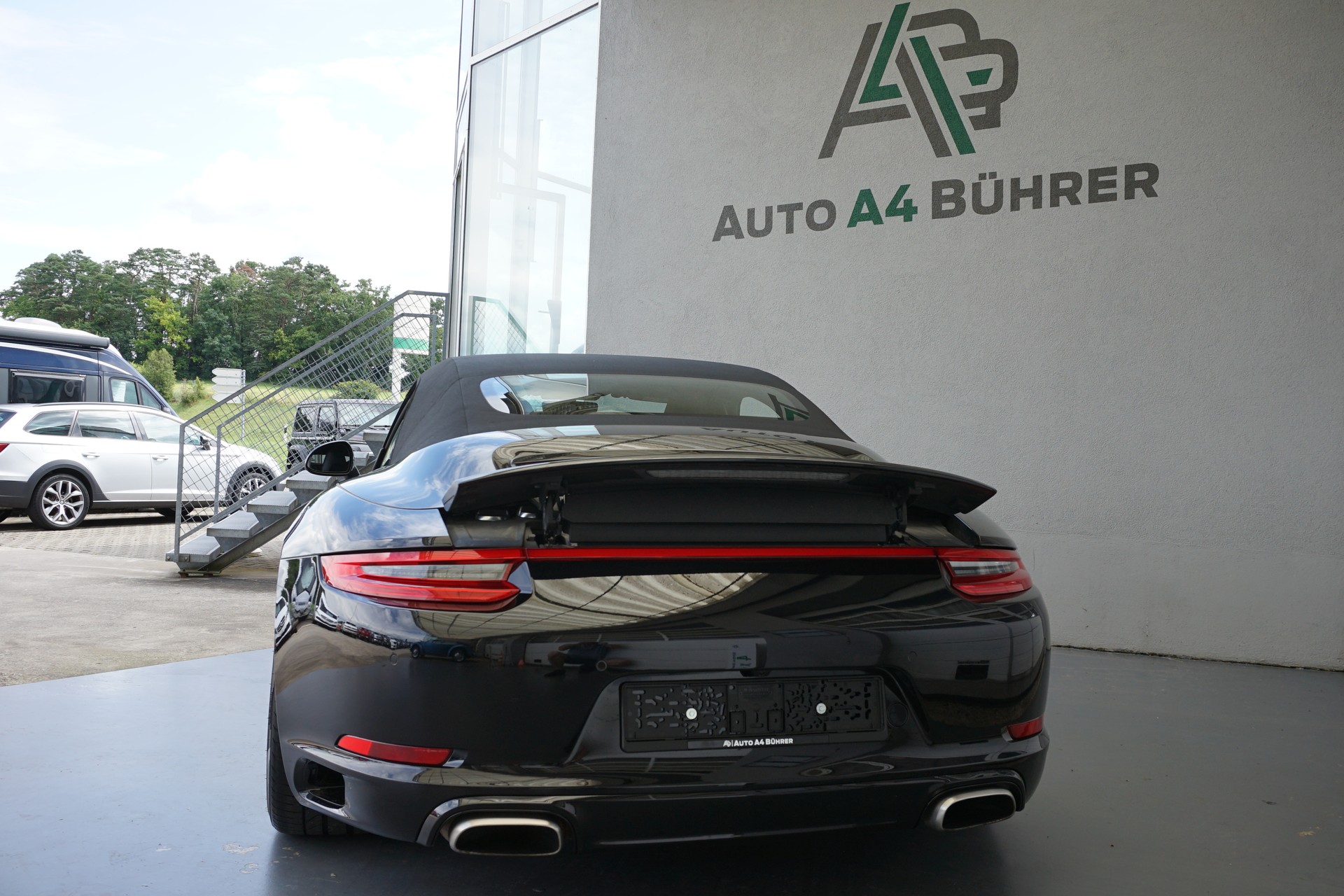 PORSCHE 911 Carrera 4 Cabrio-image-8