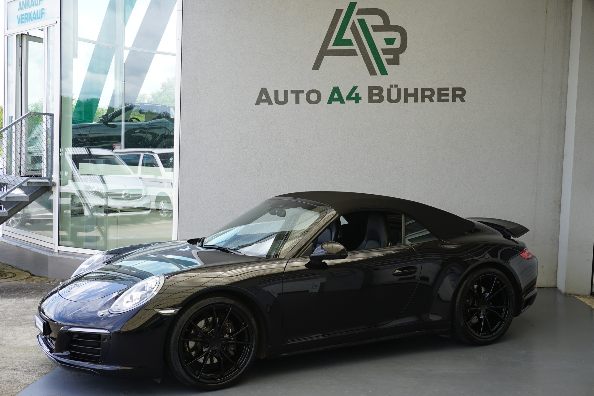 PORSCHE 911 Carrera 4 Cabrio-image-6