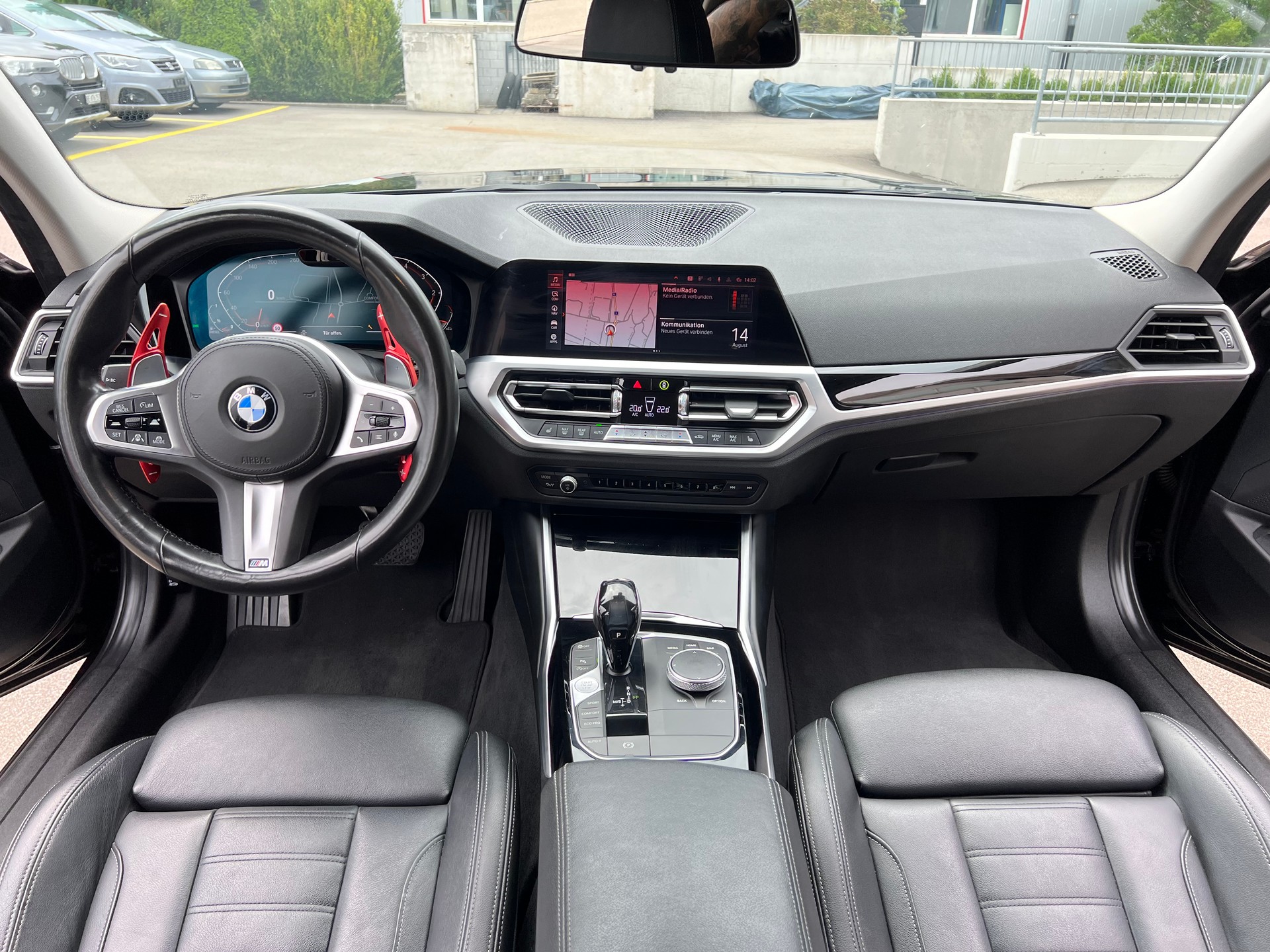 BMW 320d xDrive M Sport Steptronic-image-9
