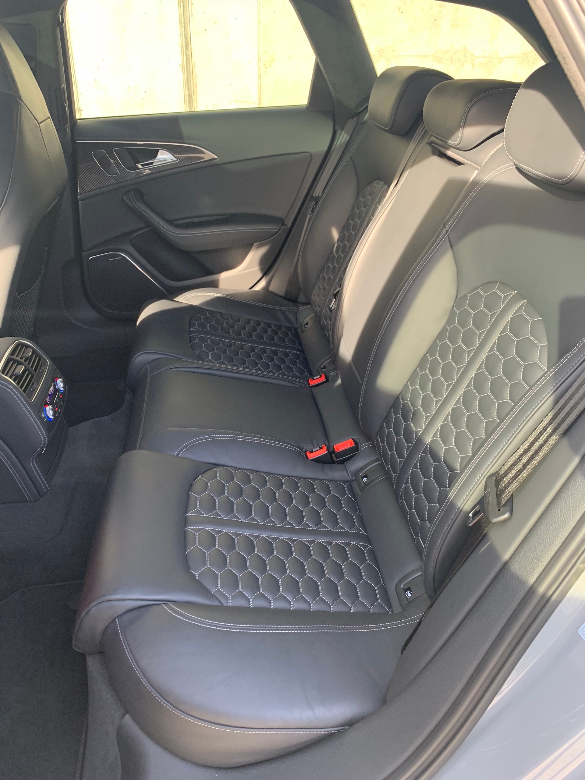 AUDI RS6 Avant 4.0 TFSI V8 quattro Tiptronic - LP CHF 210'000-image-4
