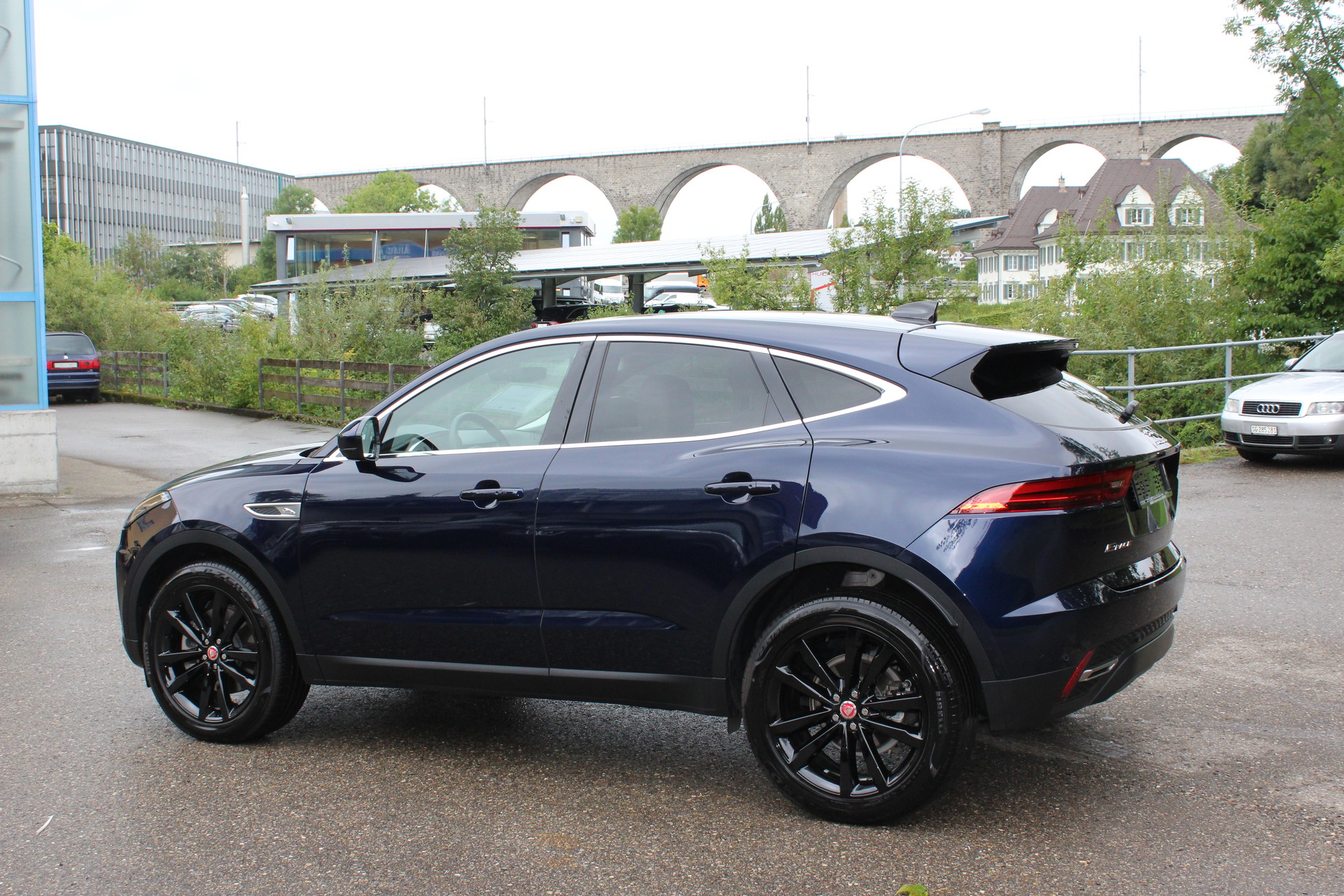JAGUAR E-Pace 2.0d D200 AWD SE-image-6