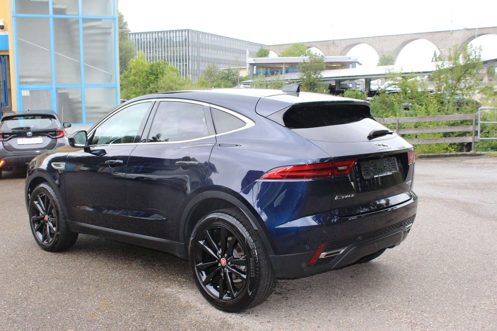 JAGUAR E-Pace 2.0d D200 AWD SE-image-10