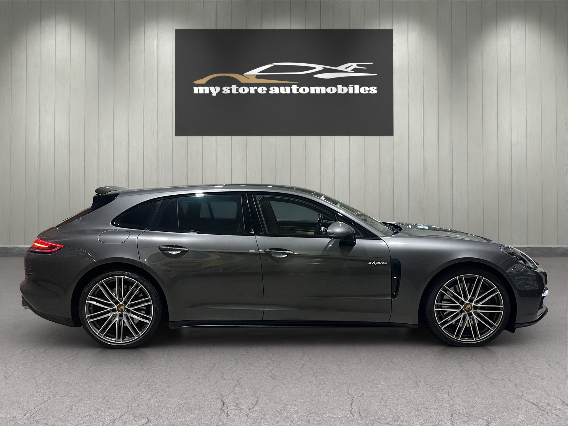 PORSCHE Panamera 4 E-Hybrid Sport Turismo PDK-showroom-element-3