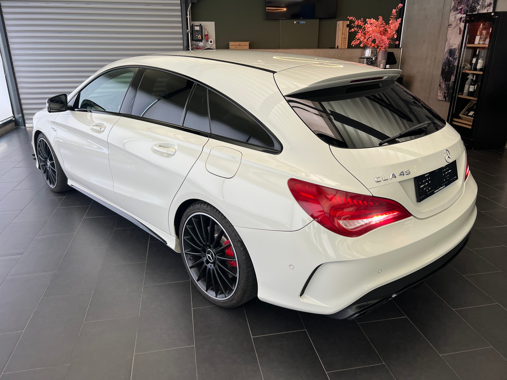 MERCEDES-BENZ CLA Shooting Brake 45 AMG 4Matic Speedshift-image-16