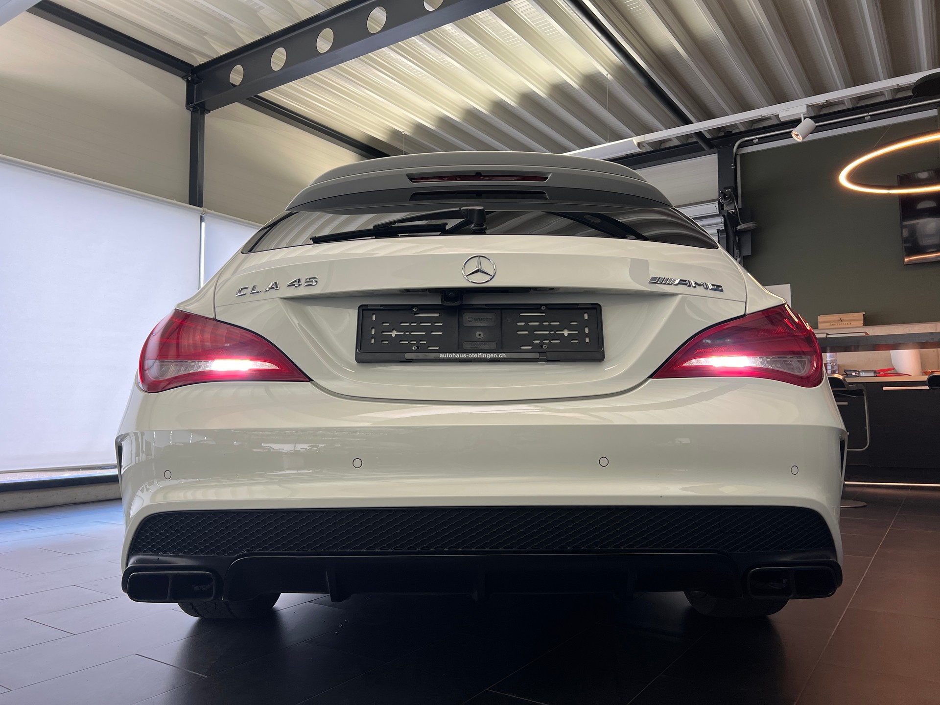 MERCEDES-BENZ CLA Shooting Brake 45 AMG 4Matic Speedshift-image-18