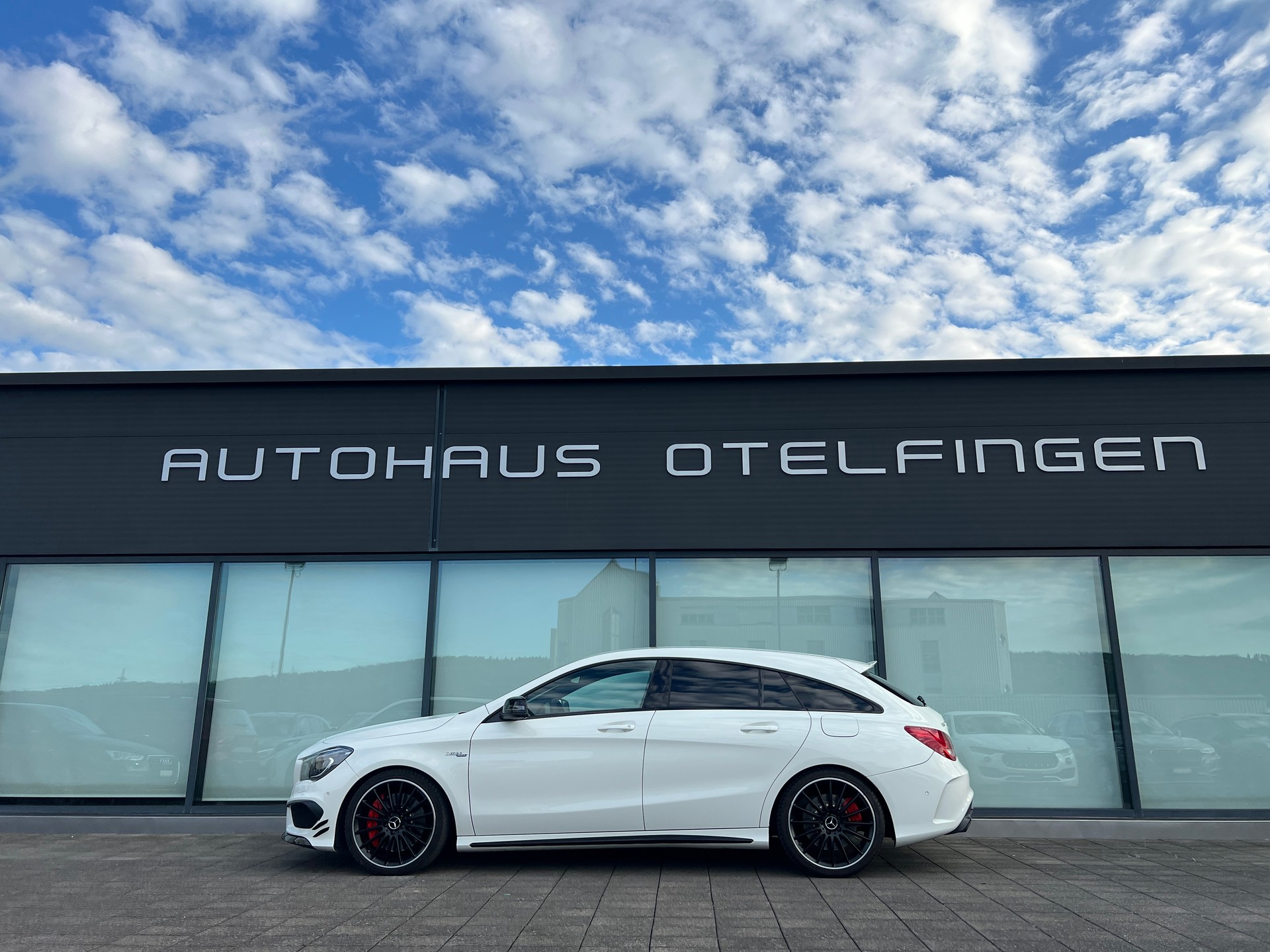 MERCEDES-BENZ CLA Shooting Brake 45 AMG 4Matic Speedshift-image-0