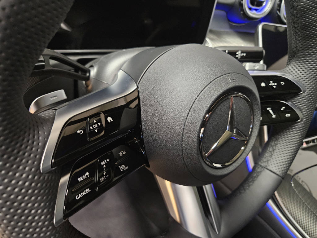 MERCEDES-BENZ C 220 d 4Matic Limousine AMG Line Swiss Star-image-8