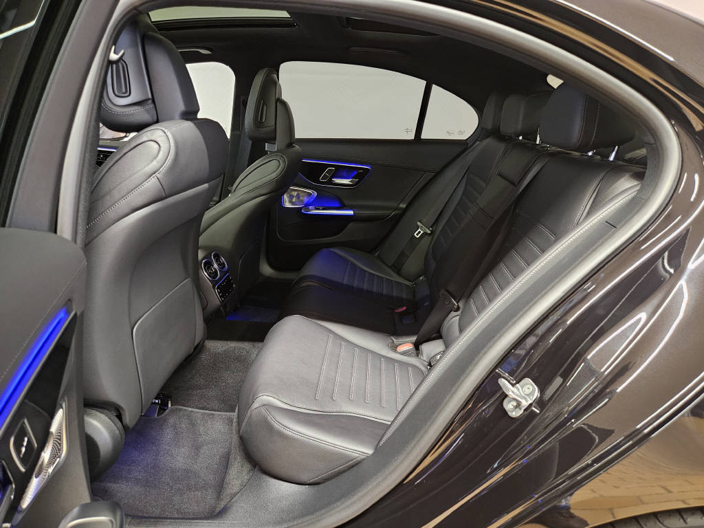 MERCEDES-BENZ C 220 d 4Matic Limousine AMG Line Swiss Star-image-12