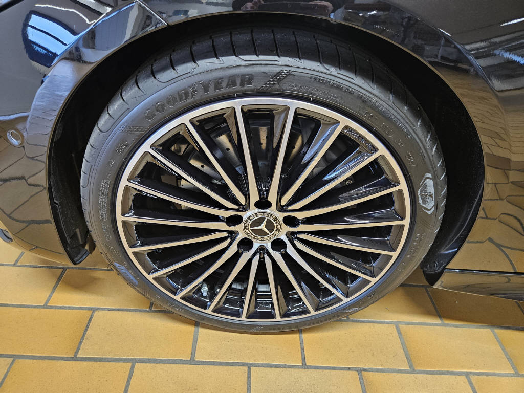 MERCEDES-BENZ C 220 d 4Matic Limousine AMG Line Swiss Star-image-15