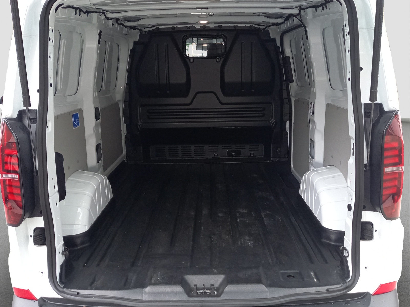 VW Transporter 2.0 TDI Automat-image-9