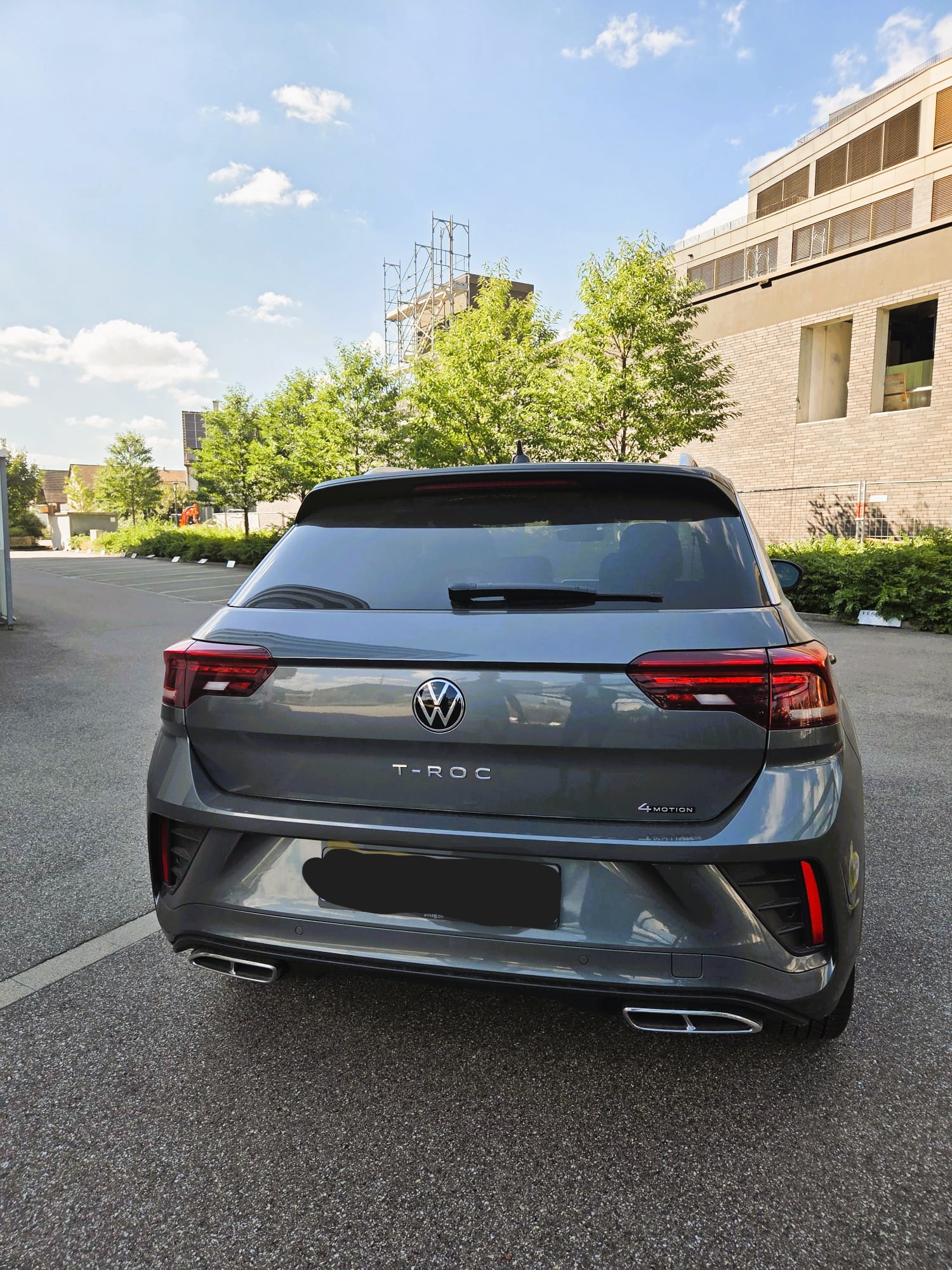 VW T-Roc 2.0 TSI R-Line DSG 4Motion-image-1