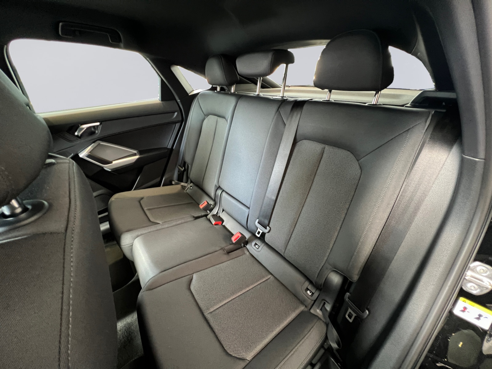 AUDI Q3 Sportback 35 TFSI Attraction S-tronic-image-12
