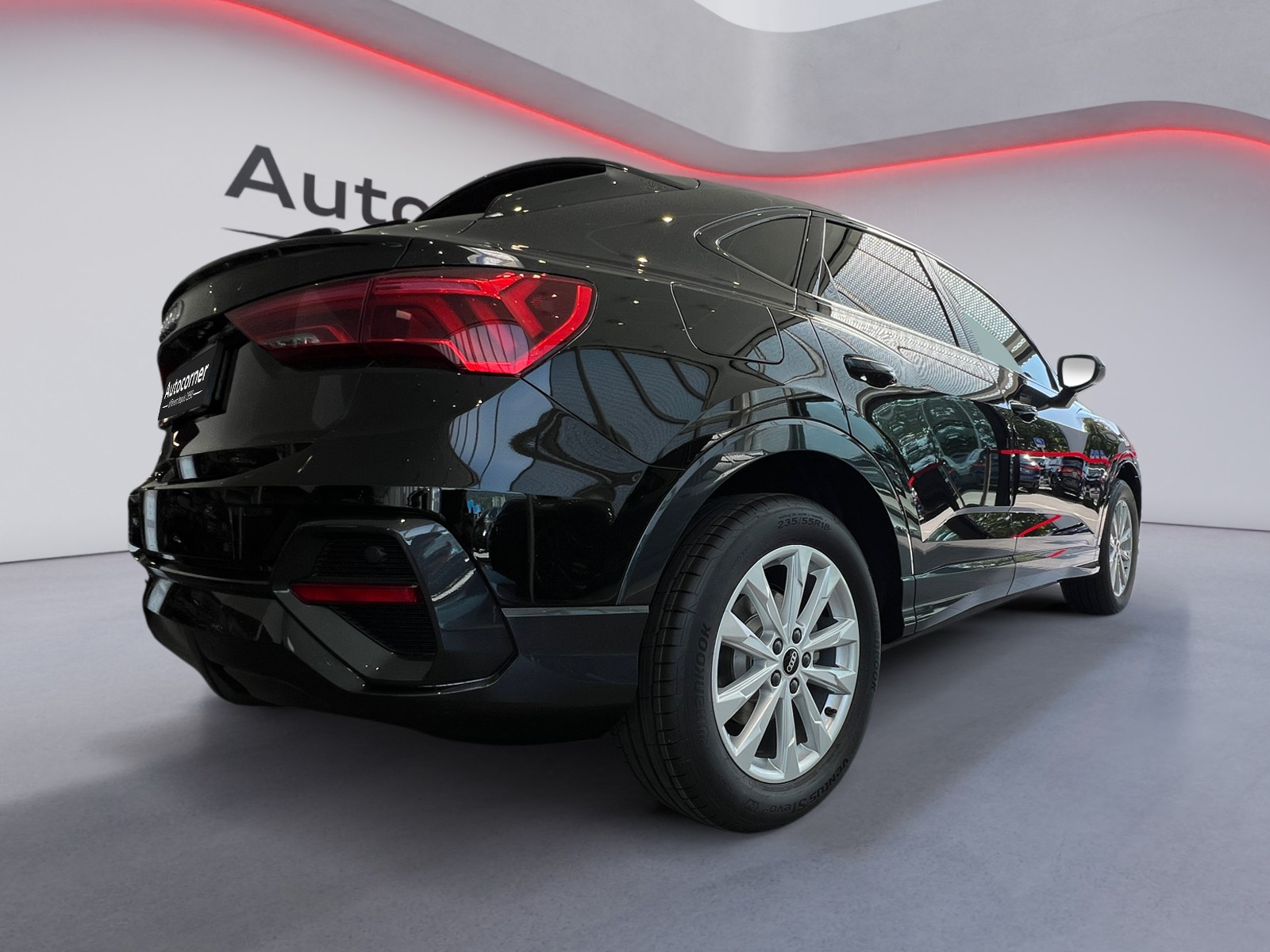 AUDI Q3 Sportback 35 TFSI Attraction S-tronic-image-4