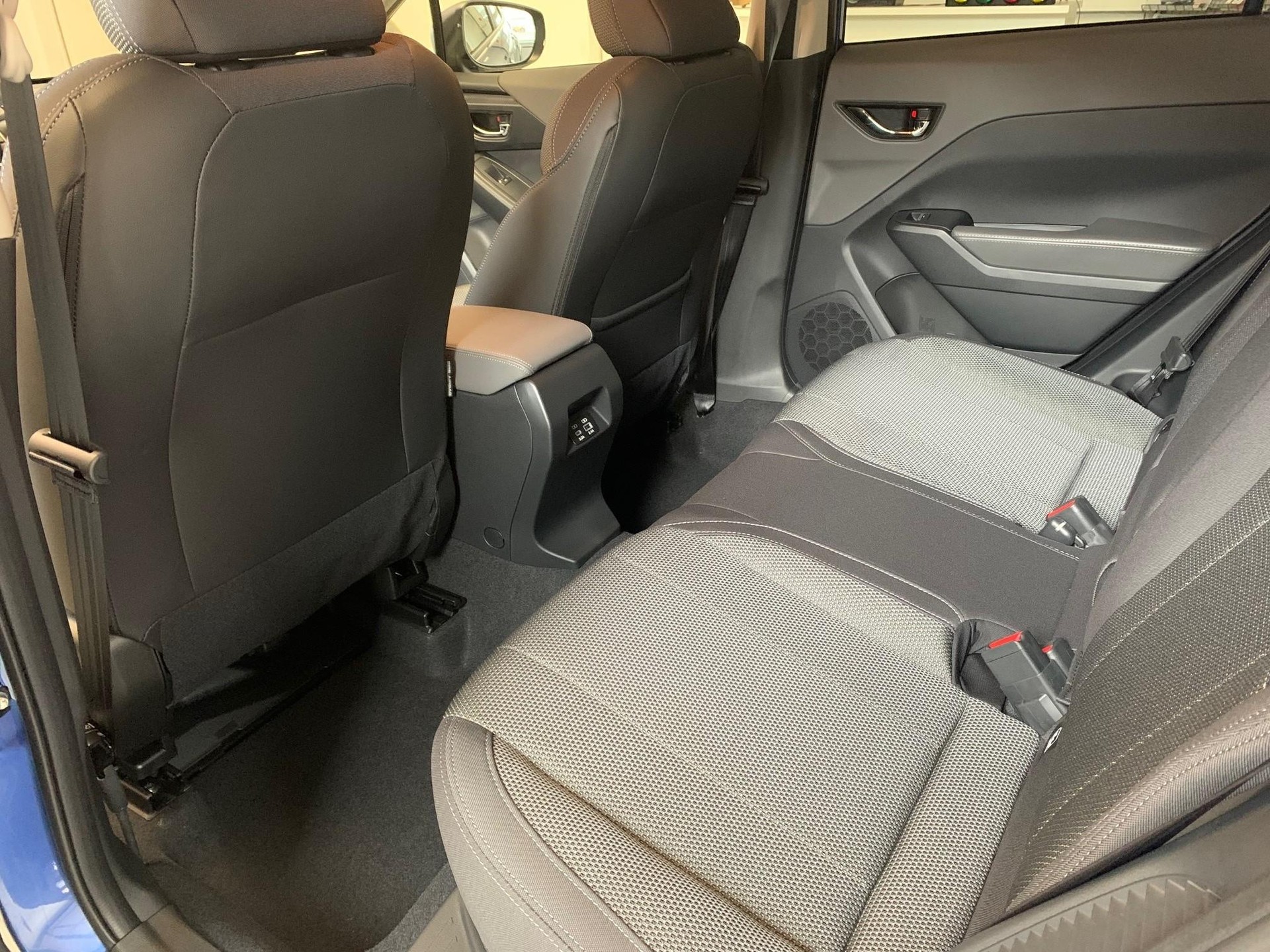 SUBARU Crosstrek 2.0i e-Boxer Passion-image-2
