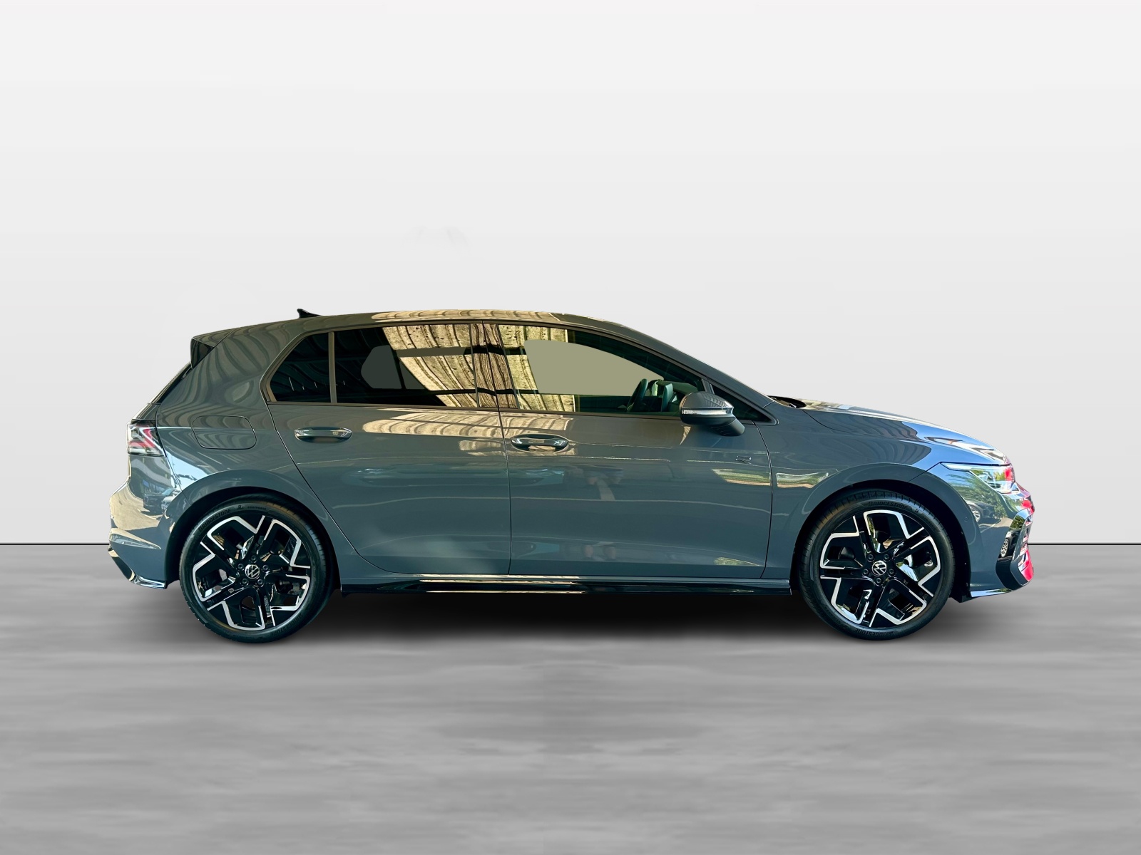 VW Golf 1.5 e TSI mHEV R-Line DSG 5 Jahre Garantie-image-5