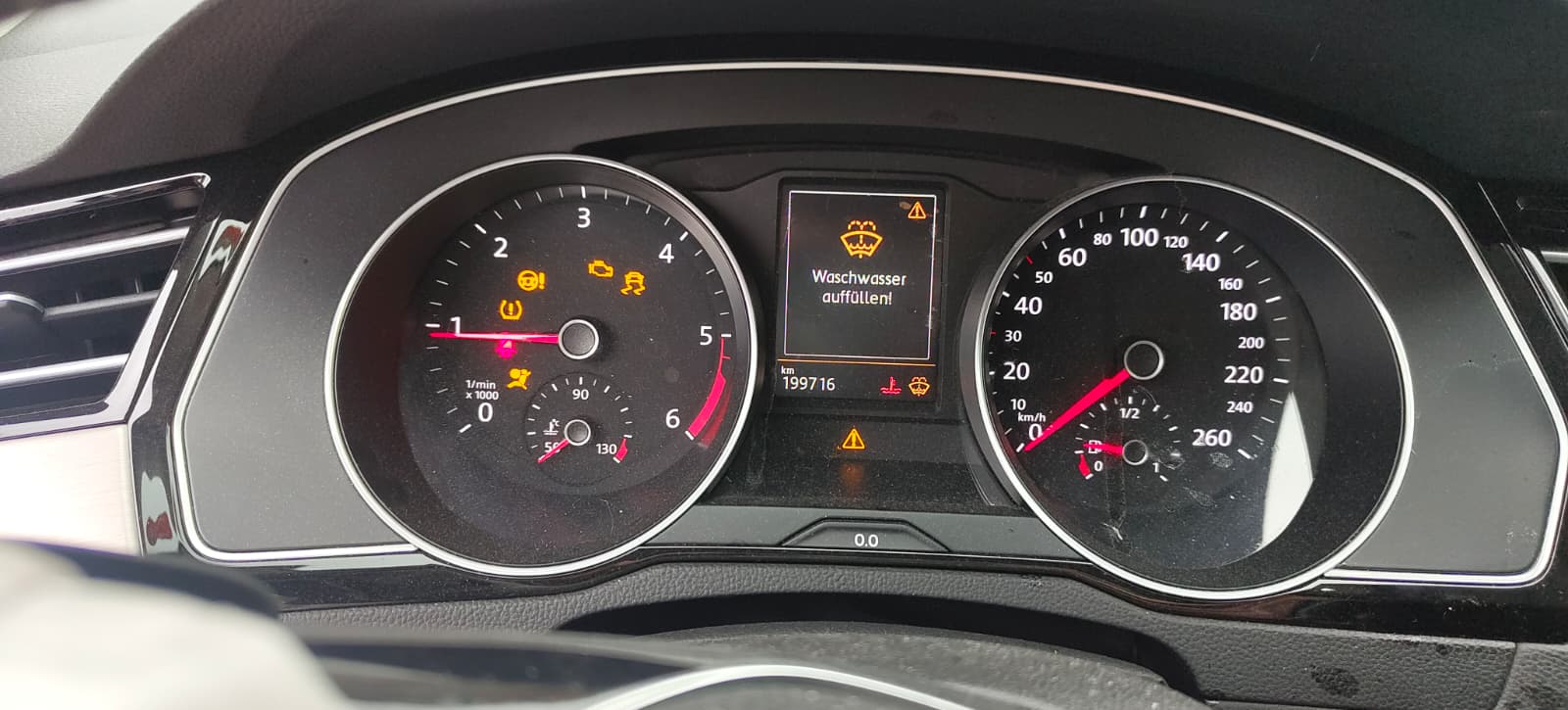 VW Passat Variant 2.0 TDI BMT Highline DSG 4Motion-image-9