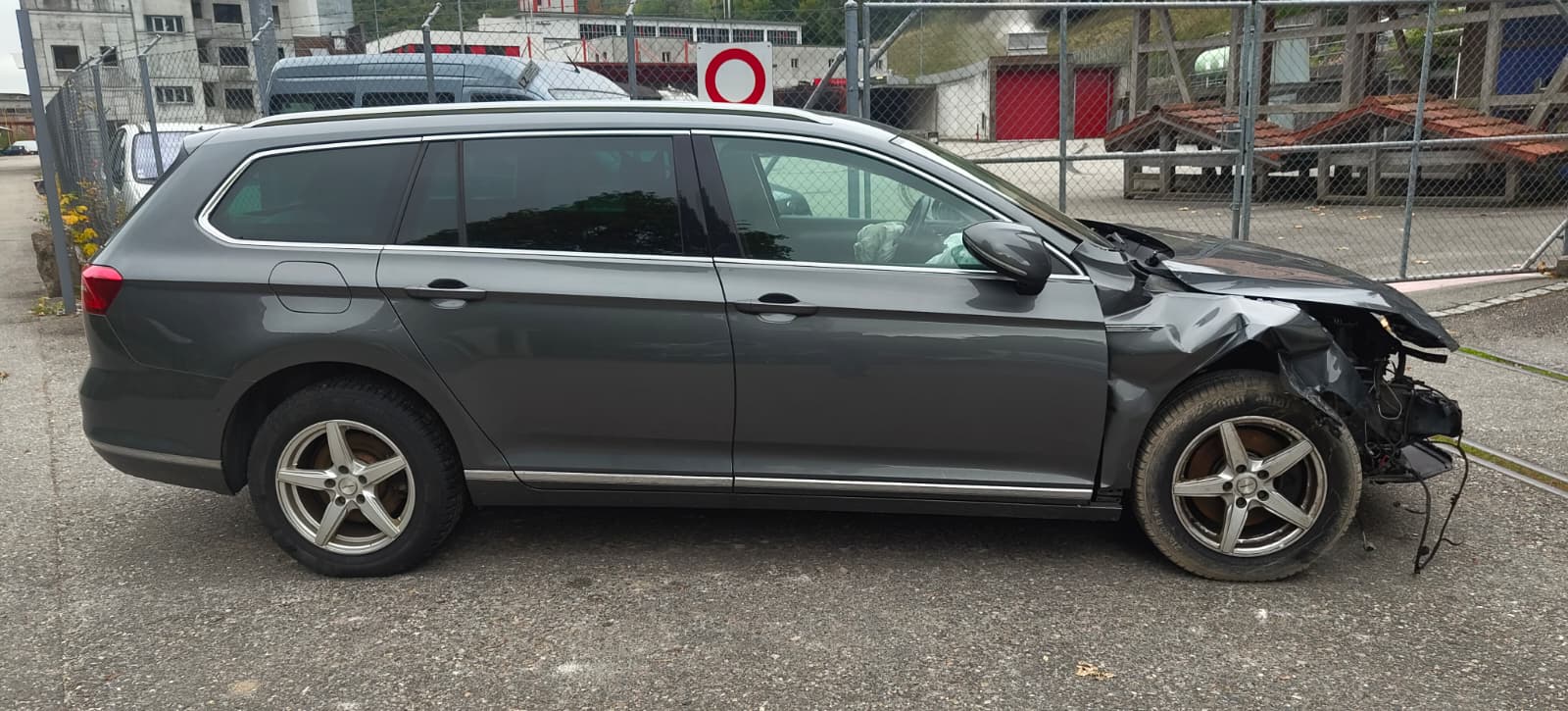 VW Passat Variant 2.0 TDI BMT Highline DSG 4Motion-image-2