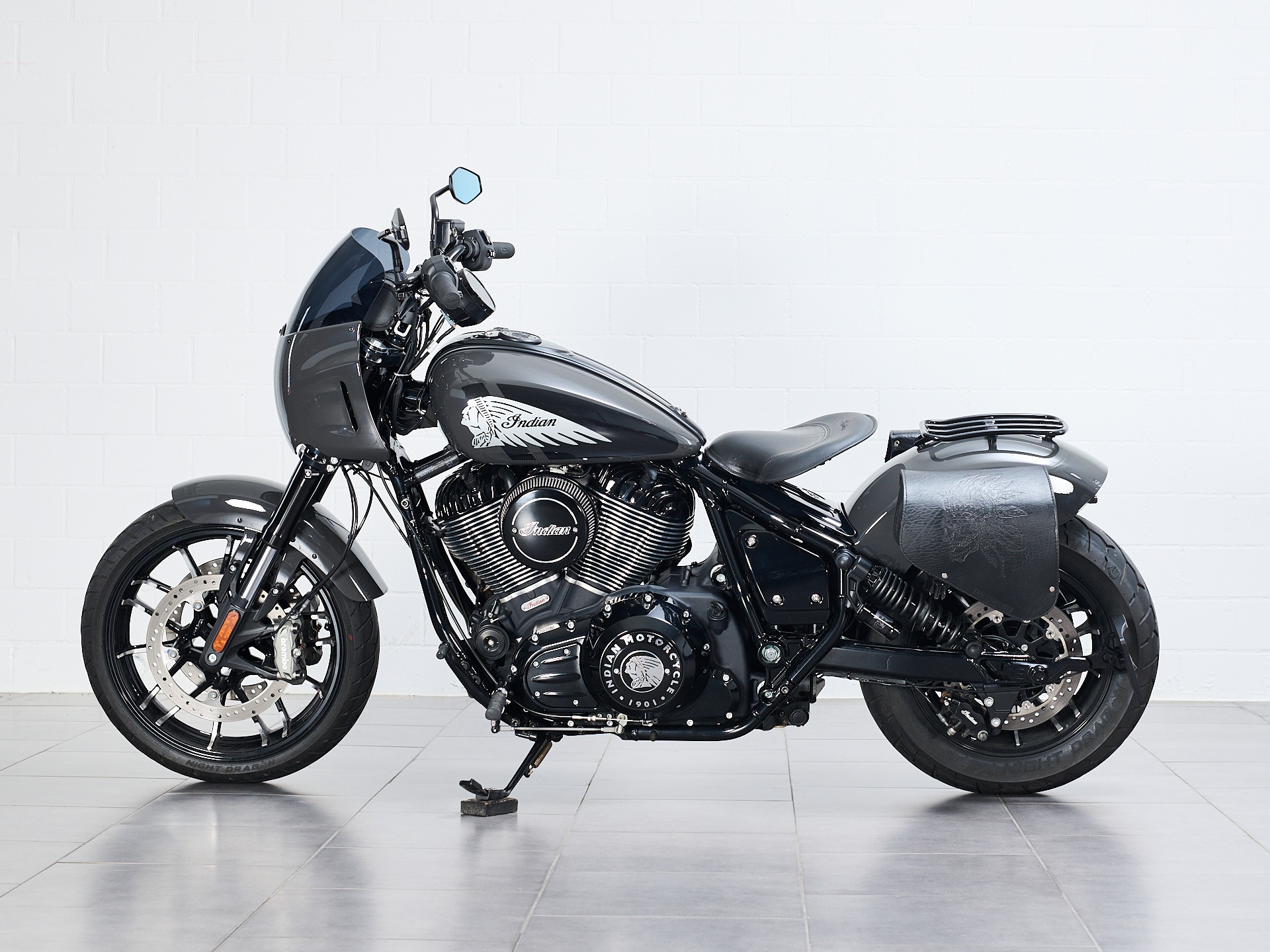 INDIAN Sport Chief-showroom-element-2
