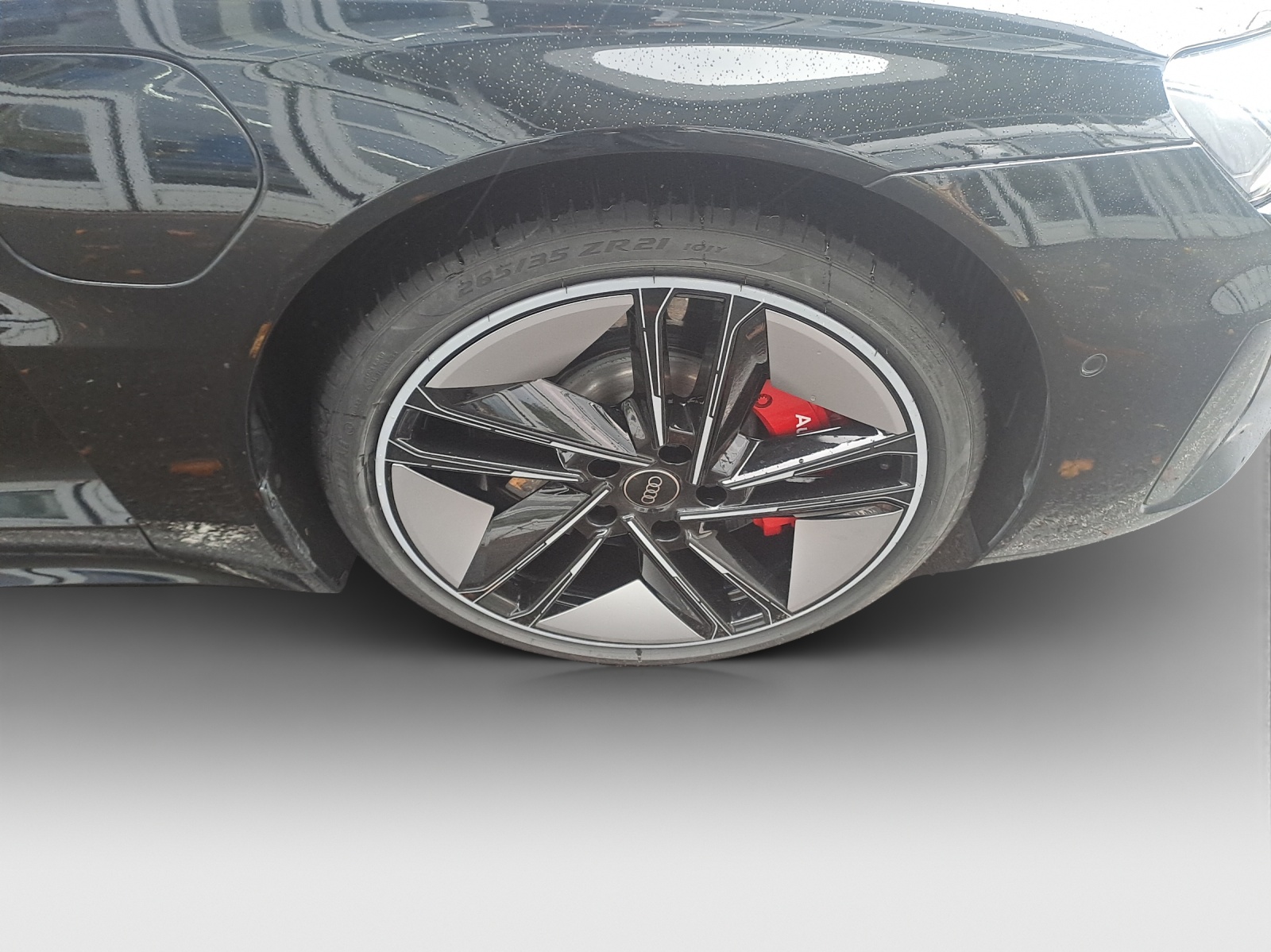 AUDI RS e-tron GT quattro-image-15