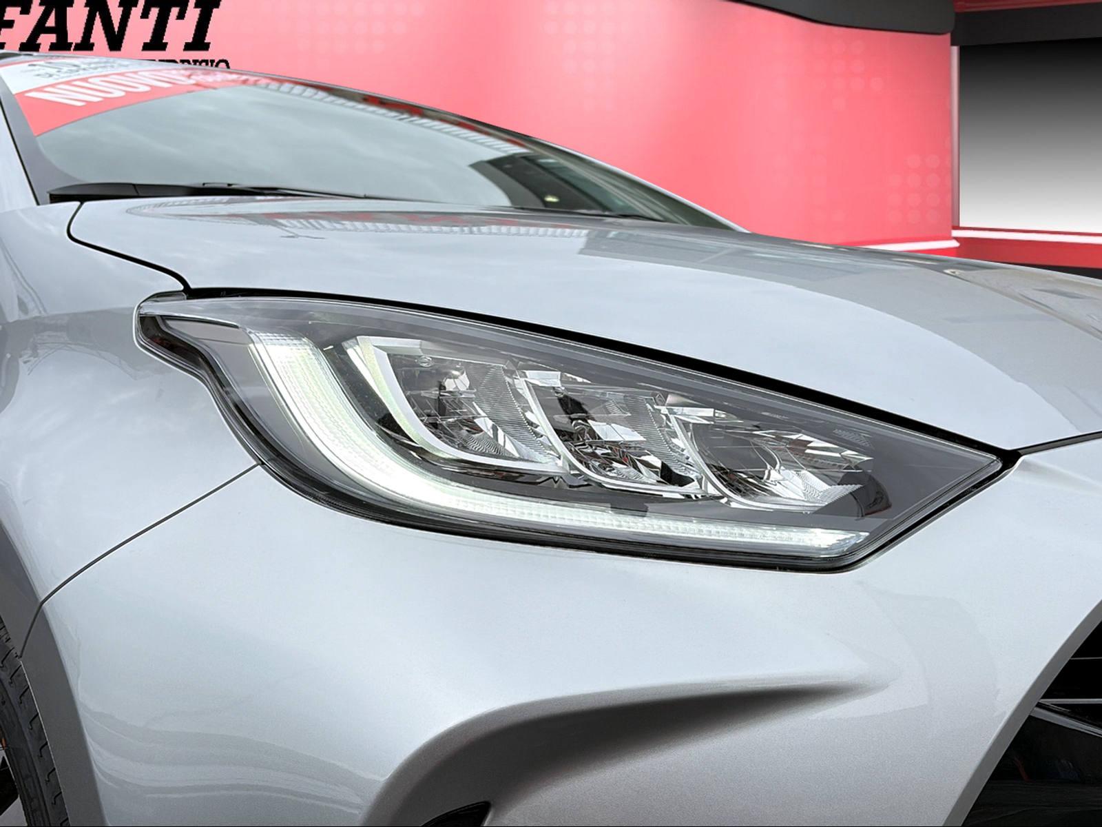 TOYOTA Yaris 1.5 VVT-i HSD Trend-image-8