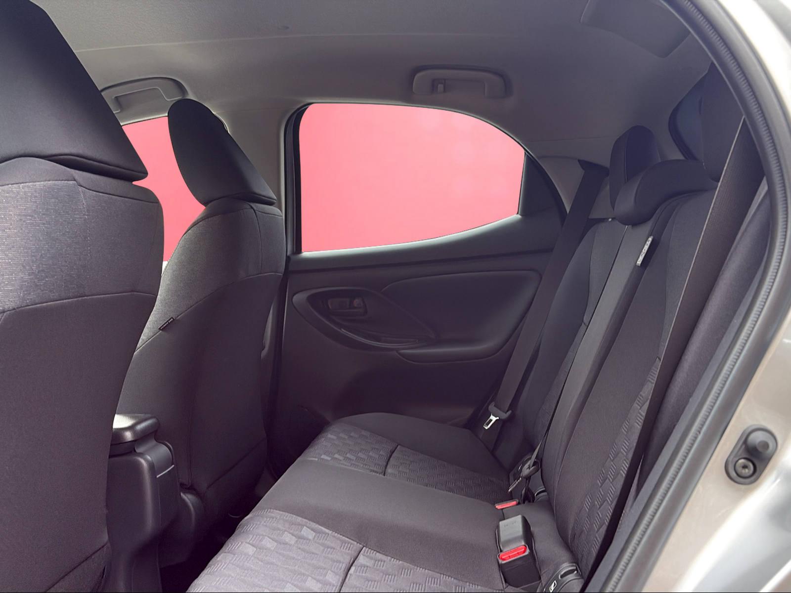 TOYOTA Yaris 1.5 VVT-i HSD Trend-image-11