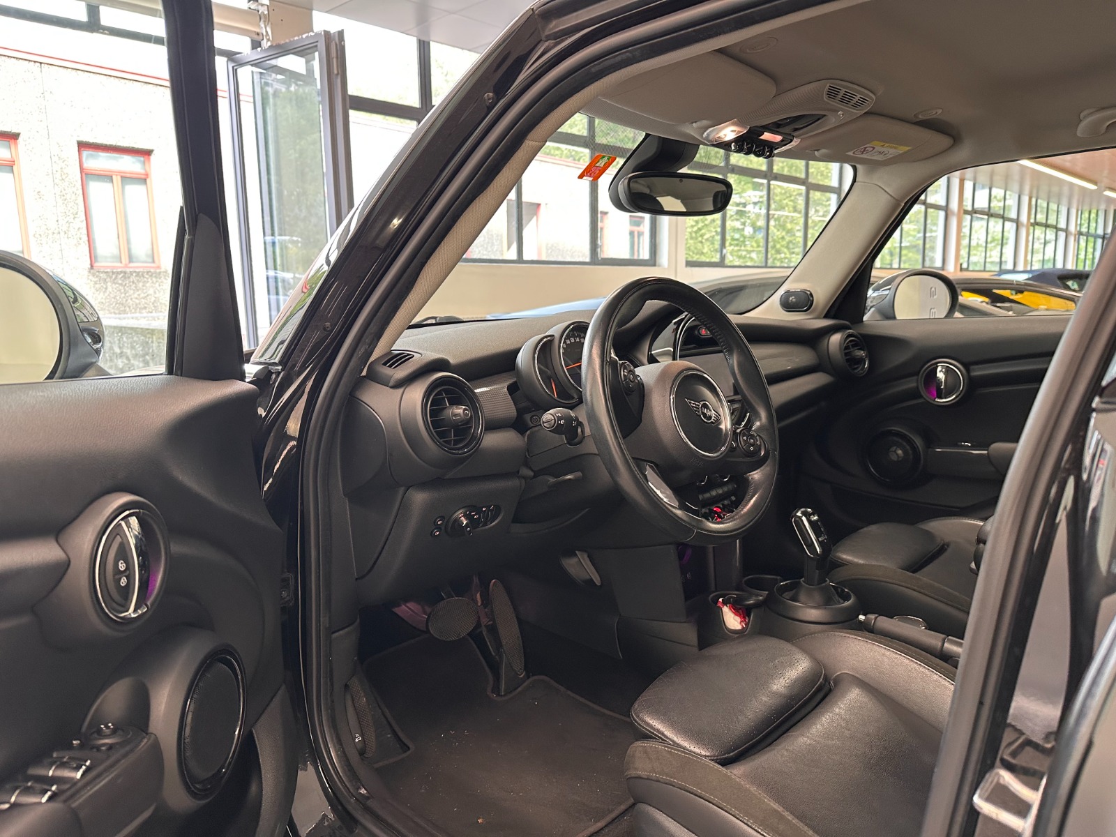 MINI Cooper Steptronic DKG-image-13