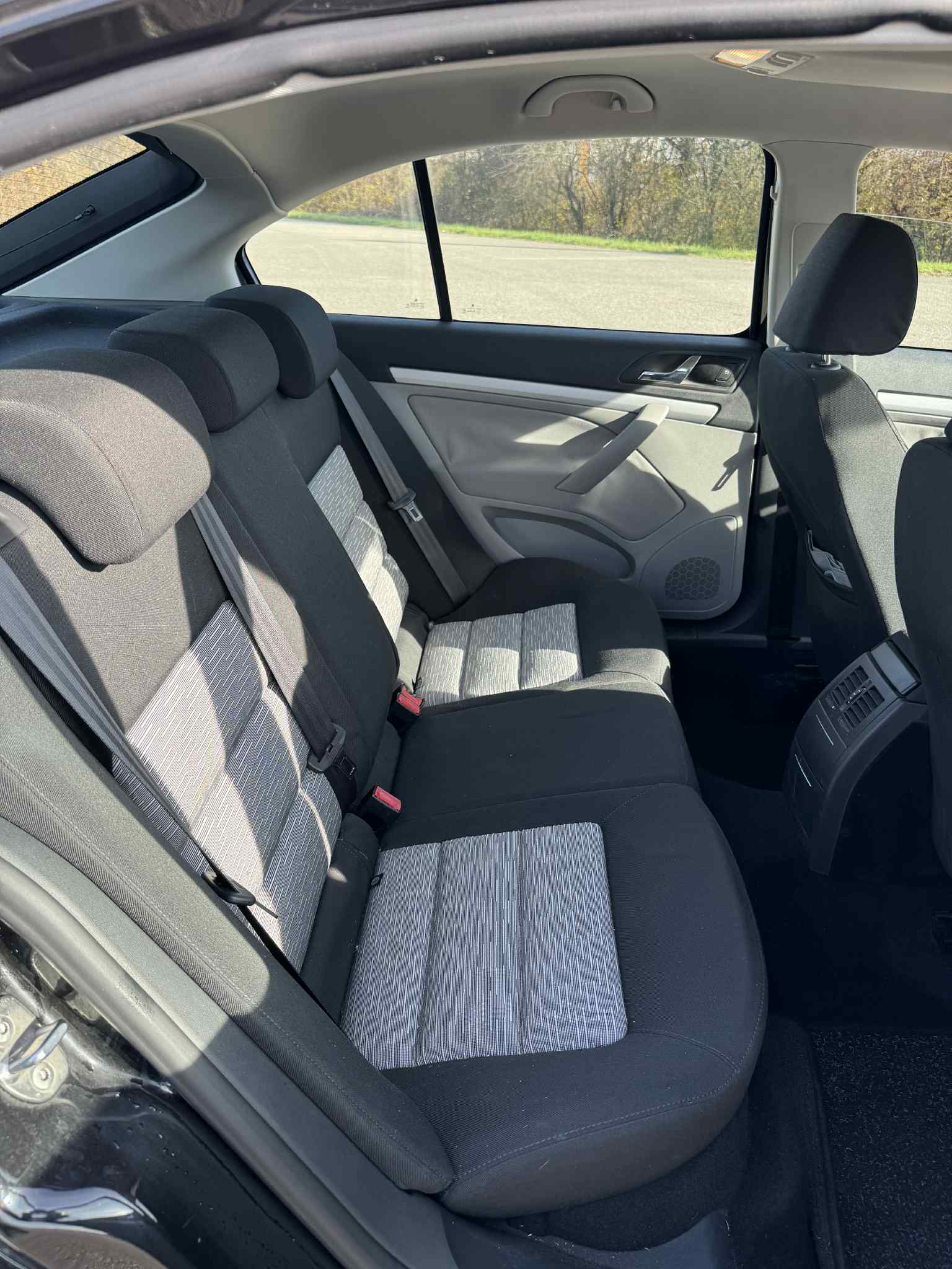 SKODA Octavia 1.8 TSI Ambiente-image-7