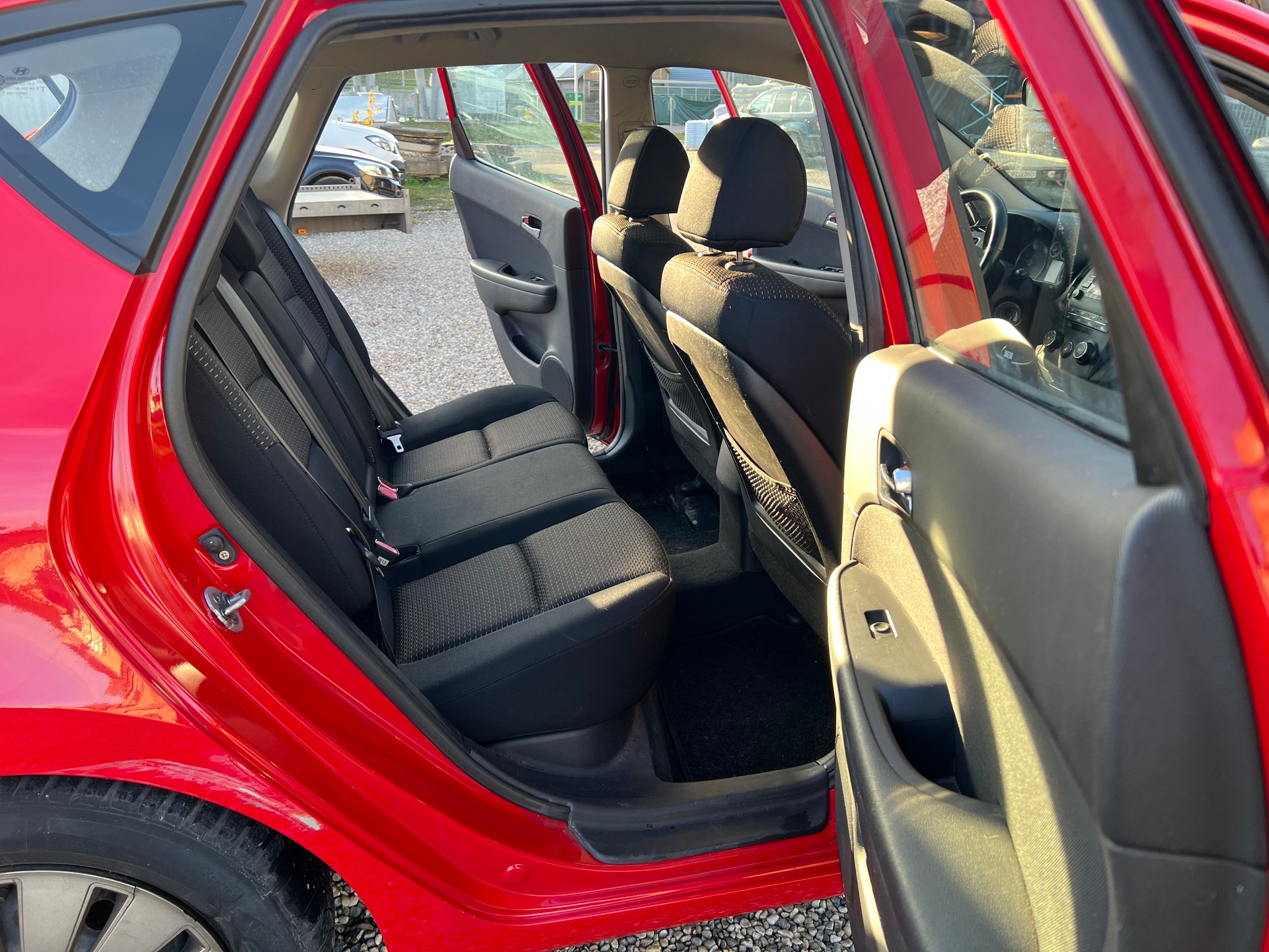 HYUNDAI i30 1.6 Style-image-11