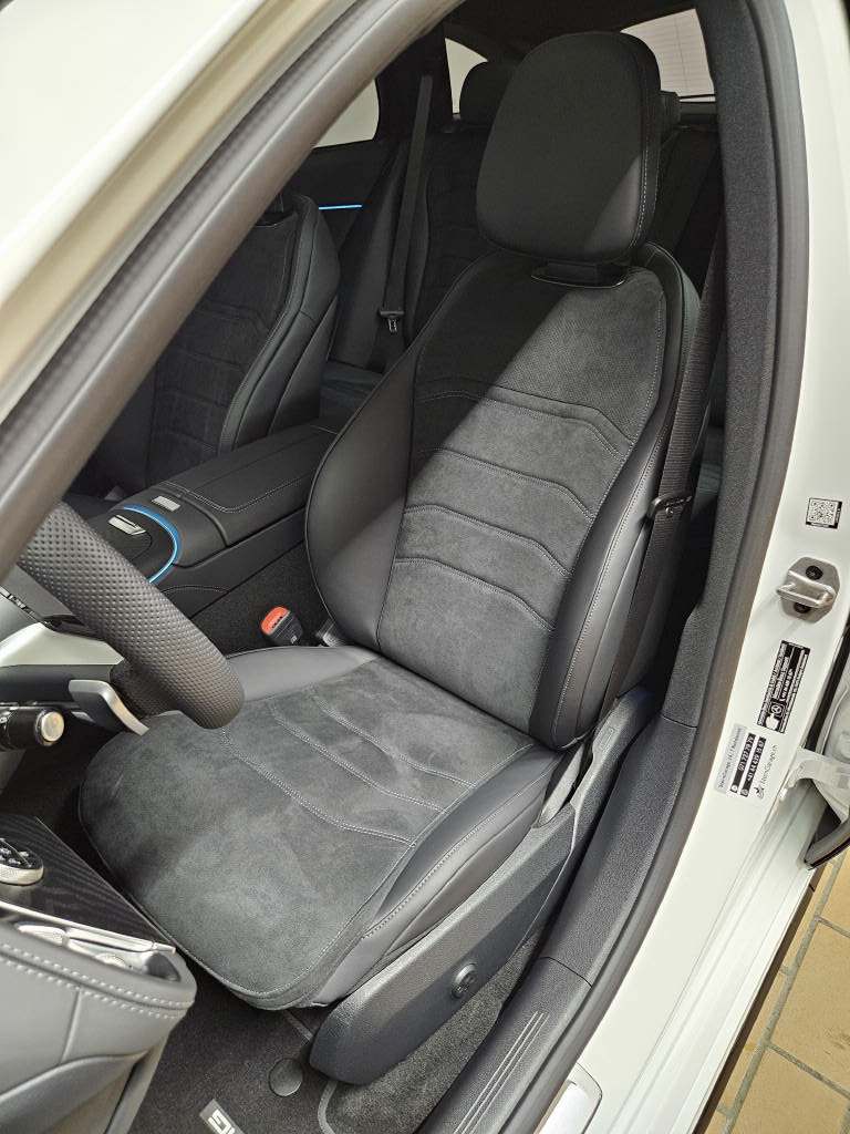 MERCEDES-BENZ E 200 4Matic AMG Line Kombi-image-5