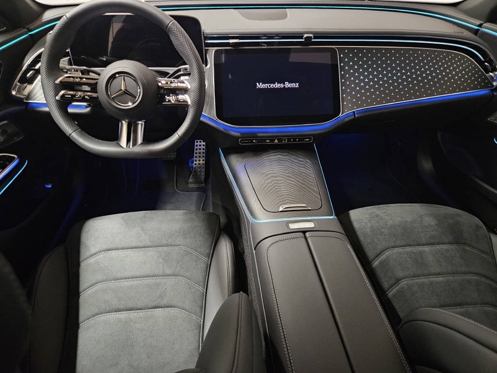 MERCEDES-BENZ E 200 4Matic AMG Line Kombi-image-7