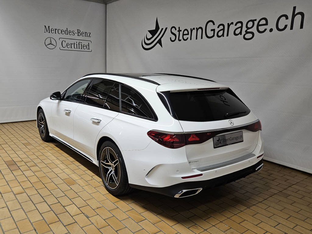 MERCEDES-BENZ E 200 4Matic AMG Line Kombi-showroom-element-2