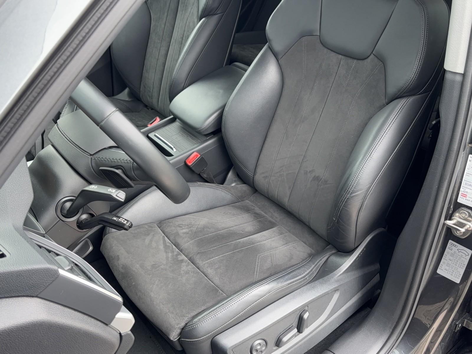 AUDI Q5 55 TFSI e quattro-image-13